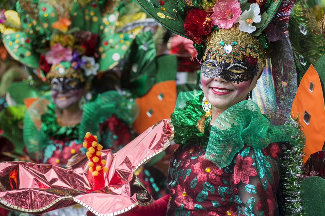 Las Damiselas forman parte de los disfraces característicos de las comparsas del carnaval de Cotuí.