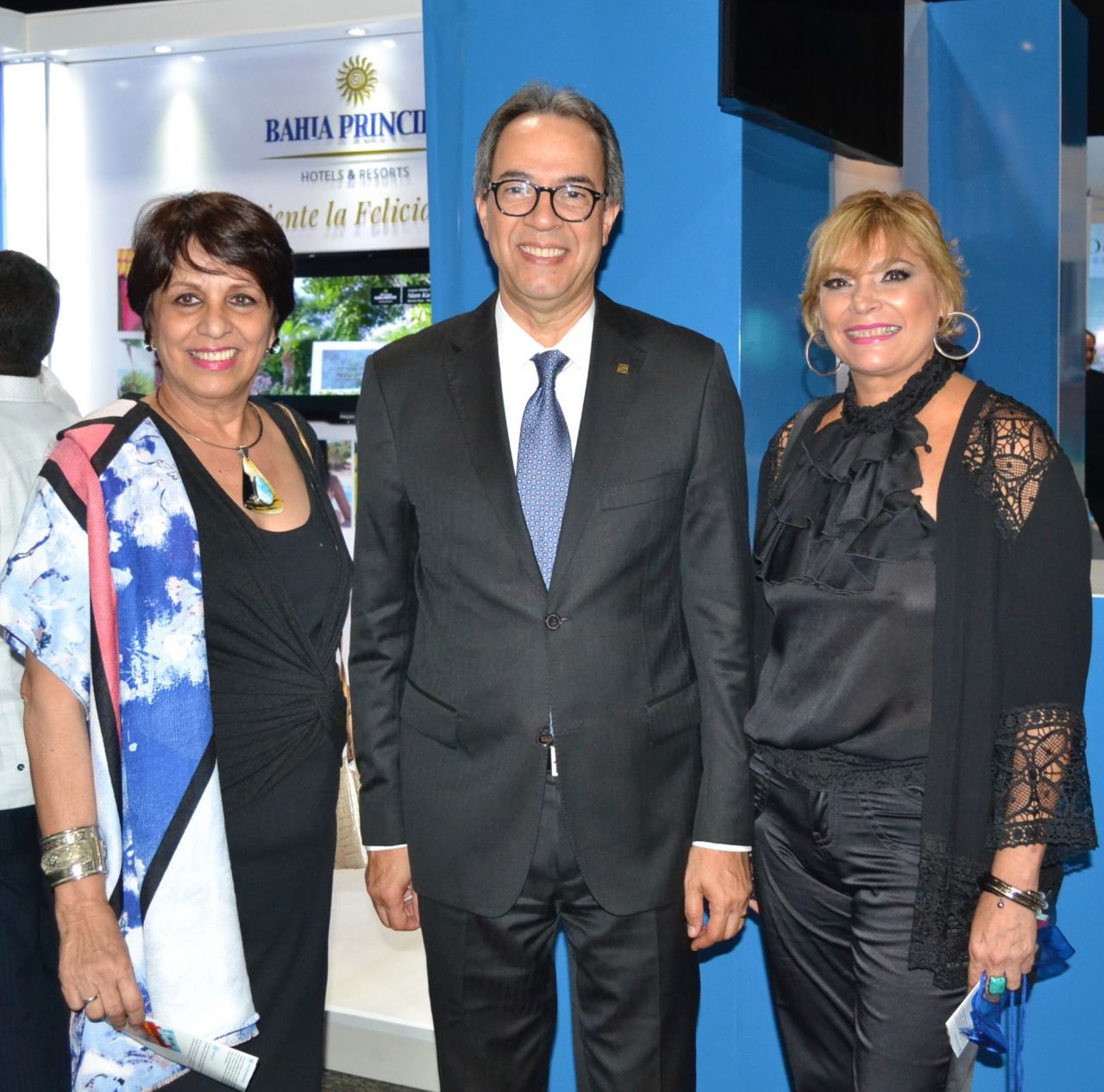 Tati Olmos, José Mármol y Sabrina Brugal.