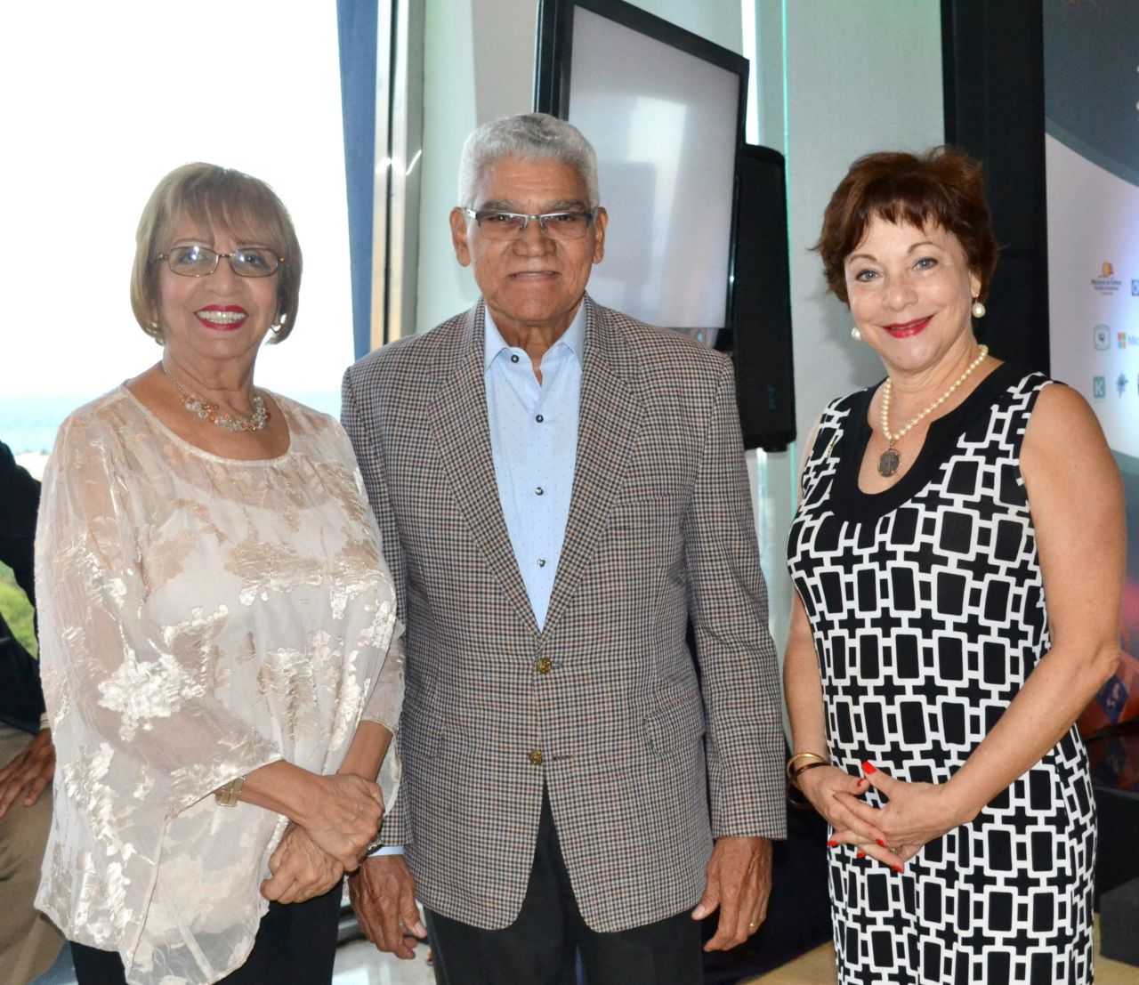 Dinorah Subero de Quezada, Héctor Ramón Quezada y Belkys Cocco.