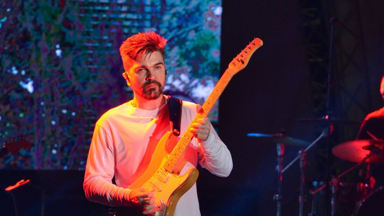 Juanes durante su actuación.