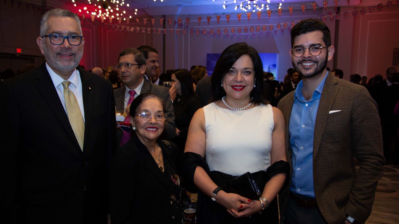 Enrique Valdez, Rosalinda Thomas, Fabiola Herrera, Fabio Valdez Herrera.