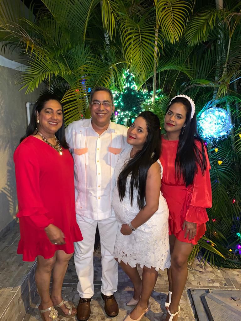 Magnolia Concepción Es una ex atleta de San Francisco de Macorís que se destacó como una de las mejores jugadoras de voleibol y el baloncesto de la República Dominicana. Su trayectoria ha sido reconocida en varias ocasiones y de hecho, forma parte de Pabellón de la Fama de la Región Nordeste como voleibolista. 
A lo largo de los años, supo encontrar el balance entre su rol de madre y los diferentes puestos que ocupó como deportista, empresaria y emprendedora.
Concepción contrajo matrimonio con el atleta de baseball Rafael Omar Landestoy con quien tuvo dos hijas: Michelle y Marcelle Landestoy. 
