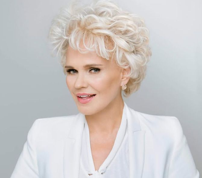 Chariyín Goyco nacida  en Santiago de los
Caballeros, República Dominicana) es una reconocida presentadora de
televisión, cantante y actriz. Conocida como 