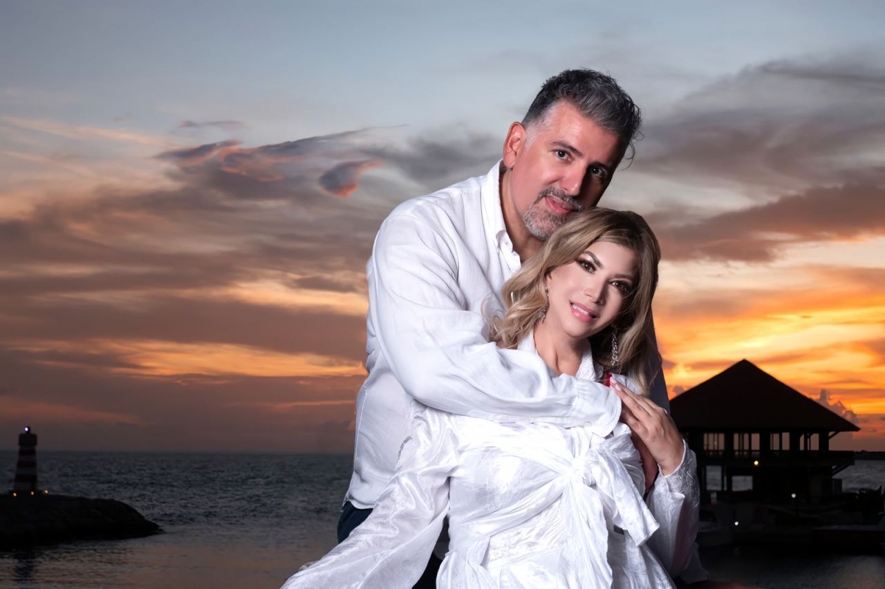 Tanto Eduardo como yo, valoramos en nuestra pareja su sentido de compromiso con el proyecto de vida en común que hemos iniciado y que, a través de su apoyo, aportes y muestras de amor, nos ayude a ser la mejor versión de nosotros mismos.”