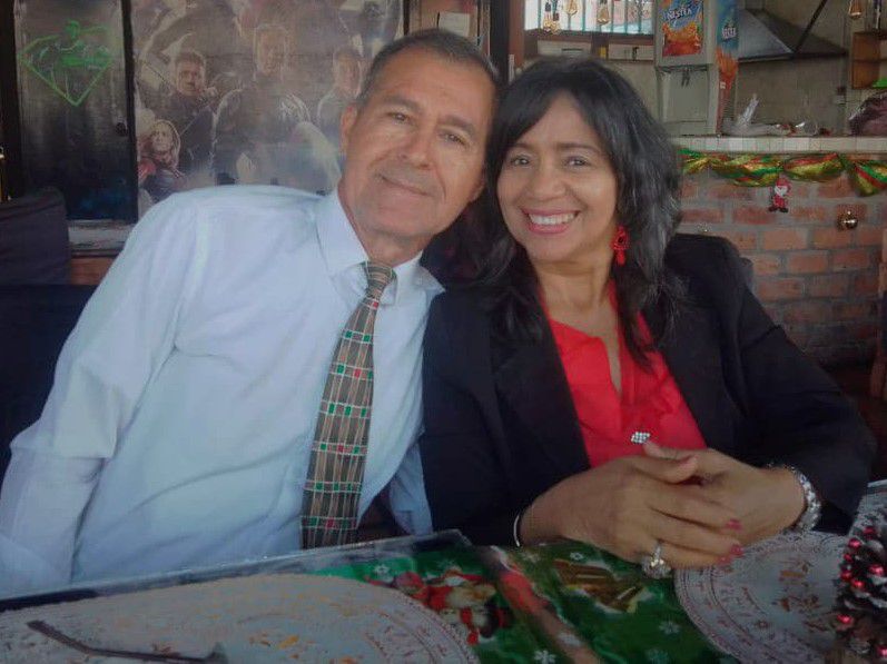 Nosotros creemos que la clave para mantener el vínculo de amor a lo largo del tiempo es unir nuestros corazones y fortalecer sentimientos de cariño, respeto y admiración, basados ??en el amor y en Dios. Como esposos con más de 12 años de casados, sabemos que el amor permite expresar deseos profundos hacia quienes ocupan un lugar especial en nuestro corazón.