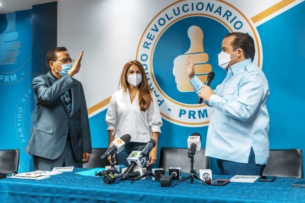 Aníbal De Peña, secretaria general, Carolina Mejía y José Ignacio Paliza.