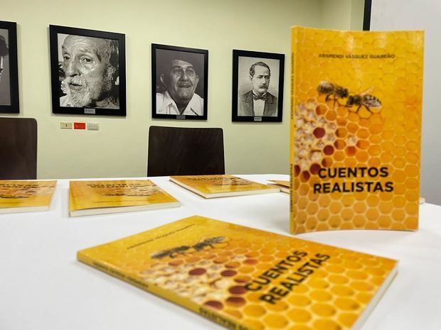 Periodista Arismedi Vásquez presenta al público su libro “Cuentos Realistas”
