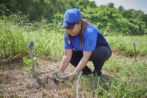 CEPM realiza la primera jornada de siembra “cero emisiones” para el rescate de especies en extinción.