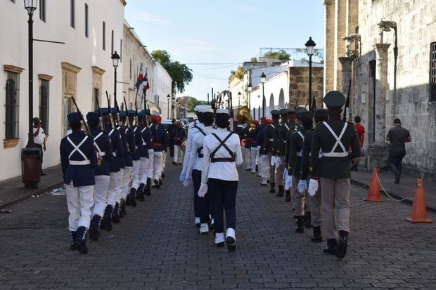 Honores militares para la patriota Rosa Duarte.