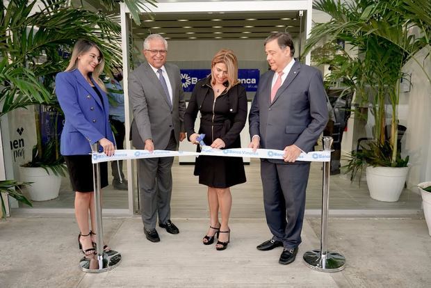 Mónica Ceballos, Víctor Virgilio Méndez, Dilcia Martínez, Lionel Senior.