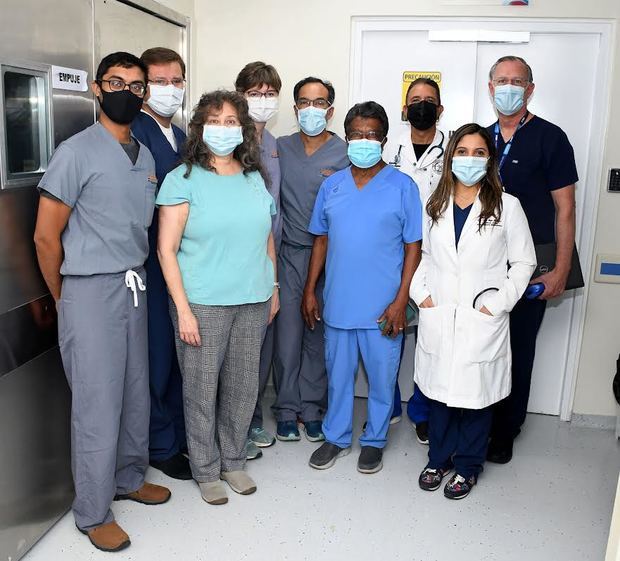 Observadores Internacionales juntos a los Doctores Luis Pérez Espinosa,  Tyrone German y Eliany Mejía.