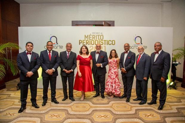 Comité Ejecutivo Acroarte. Samir Saba, Hansel García, José D´Laura, Emelyn Baldera, Eugenio Pérez, Elvira Lora, César Dalmasi, Claudio Concepción y Aridio Castillo.