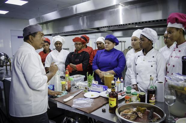 Al finalizar el curso, el participante con mejor desempeño obtendrá una beca para cursar un taller gastronómico en la escuela Basque Culinary Center de España.