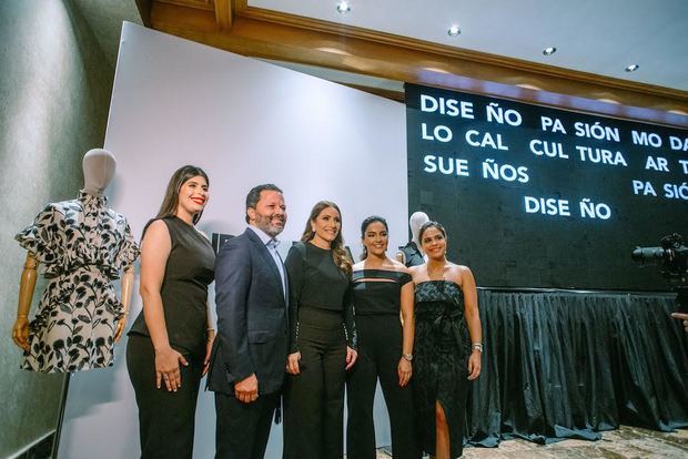 Giovanna Vásquez, Eduardo Cruz, Karina Cortorreal, Isabel Cortorreal y María José Espaillat.