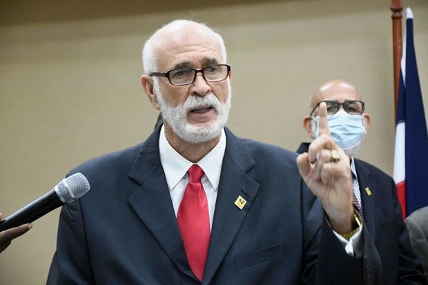 Antonio Acosta, presidente del COD, durante su discurso de toma de posesión.