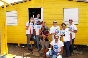 Voluntariado Bancentraliano y TECHO pintan casas y donan filtros de agua