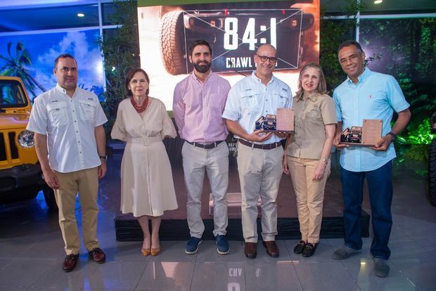 Donald Pimentel, Georgia Anne Reid, Alejandro Robles, Alvin Ortega, Clara Reid y José Ricardo Delgado.