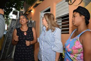 Acuden en auxilio de familias afectadas por incendio en Villa Juana y Los Alcarrizos