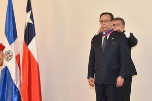 Valdez Albizu recibió condecoración Orden Bernardo O’Higgins en grado Gran Oficial