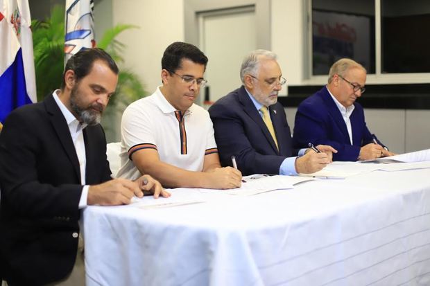 Alcaldía del Distrito Nacional renovó el acuerdo de colaboración que sostiene hace 3 años con la Liga de Béisbol Profesional de la República Dominicana (Lidom).