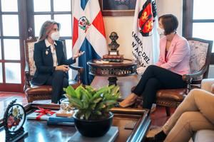 Alcaldesa Distrito Nacional y Embajadora de Canadá inician diálogo para cooperación en diversas áreas