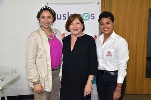 Ana Fermín, Christina creighton y Reni Vizcaíno.