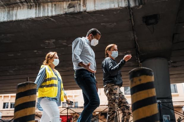 Alcaldesa Carolina Mejía supervisa barrios y puntos vulnerables ante paso de la tormenta Laura. 
