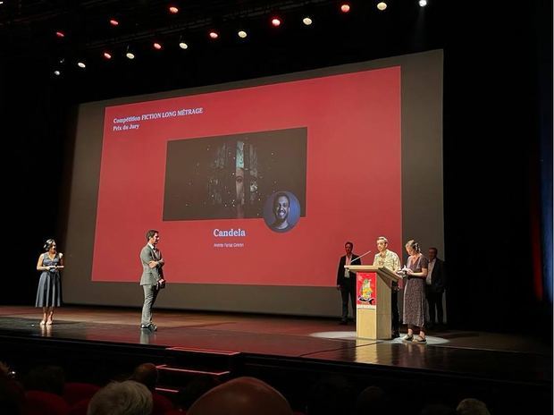 Momento en que se anuncia que Candela, de Andrés Farias, gana el Gran Premio del Jurado en el Festival Francés de Biarriz 2021.