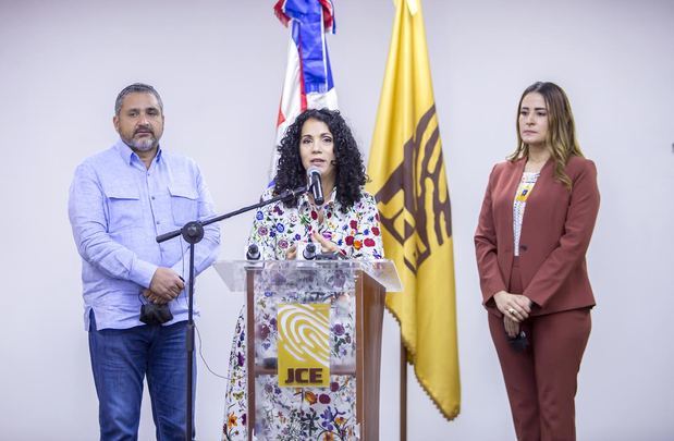 Patricia Lorenzo Paniagua, explicó que en la reunión se abordó sobre el formato en que los partidos deben entregar el listado de sus afiliados.