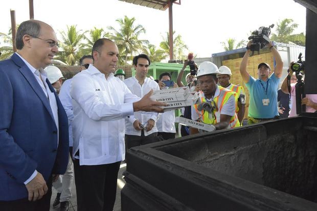 Más de 50 millones de unidades de cigarrillos comisados por contrabando fueron incinerados por la Dirección General de Aduanas, DGA.