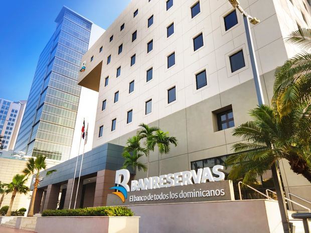 LatinFinance reconoce a Banreservas como Banco del Año de RD y Mejor Banco para PYMES