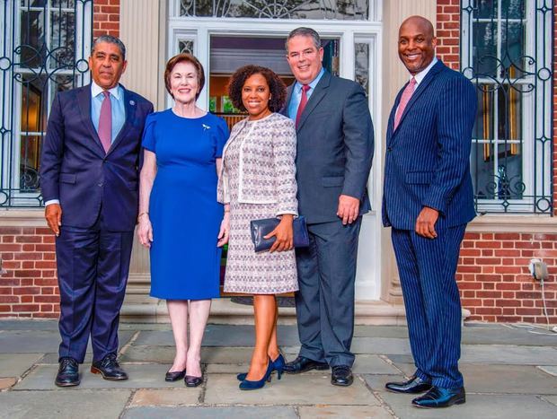 Adriano Espaillat, Sonia Guzmán Klang, Sabina Matos, Patrick Ward y Cid Wilson.