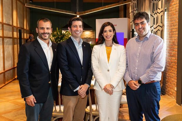 Andrés González, Luis Velásquez, Alejandra Orsini y Armando Baquero.