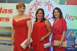 Melba Salazar, Zoila Duquela y Noris Lora.