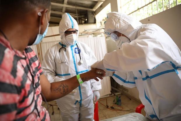 En la Penitenciaría Nacional de La Victoria fueron realizadas ayer 451 pruebas rápidas, sumando alrededor de 2,000 las pruebas realizadas en las últimas dos semanas para la detección de la enfermedad.