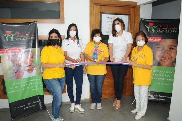 Hilda Garcia, Delores Sanchez, Veronica Sencion, Nereyda Acosta y Maria Cristina de Farias.