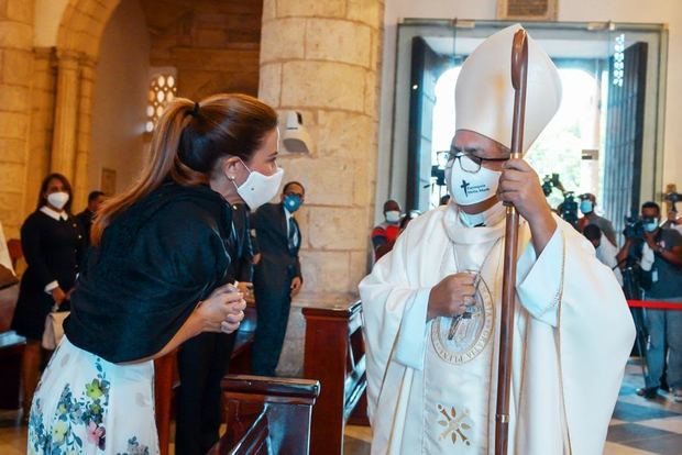 Misa en la Catedral Primada de América, oficiada por el obispo auxiliar de la Diócesis de Santo Domingo, monseñor Benito Ángeles.