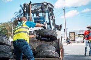 ADN emprende operativo de recuperación de aceras en la avenida Luperón