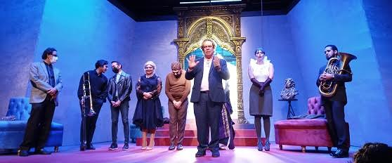 El director Carlos Espinal.
