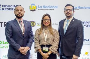 Jaime Calle, Diana Sánchez y José Antonio Cendon.