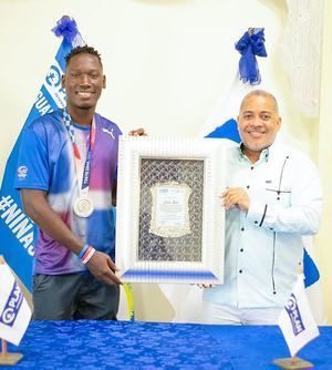 Lidio Feliz, Medallista Olímpico Tokio 2021 recibe reconocimiento en Barahona