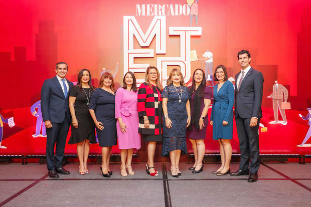  Joel García, Gina Báez, Zoila López, María Badía, Amanda Almeyda, Antonia Antón de Hernández, Silvia Pesquera, Raquel Bordas y Jeremy Fernández.
