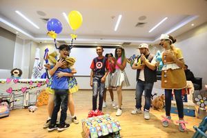 CAID recibe a niños y niñas en una fiesta de integración familiar por el Día de los Reyes