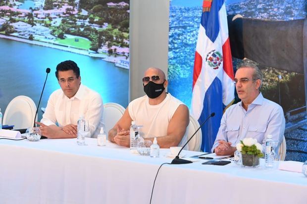 En reunión con hoteleros, presidente Abinader y Gabinete Turístico lanzan Plan de Relanzamiento de Puerto Plata.