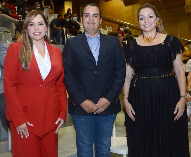 Linda Valette, José Luis Montero y Jennifer García.