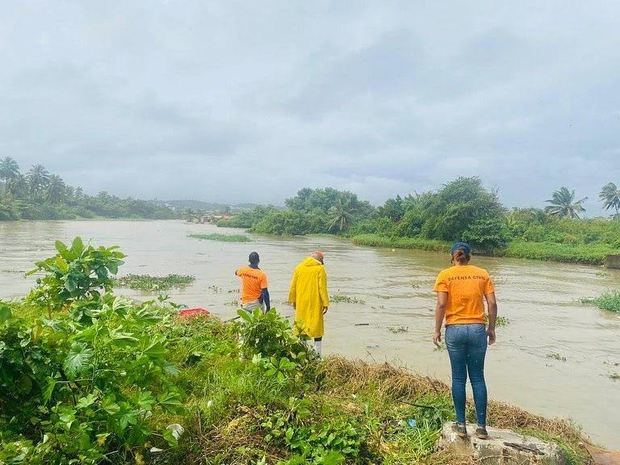 Defensa Civil responde a situaciones por lluvias en la zona norte del país