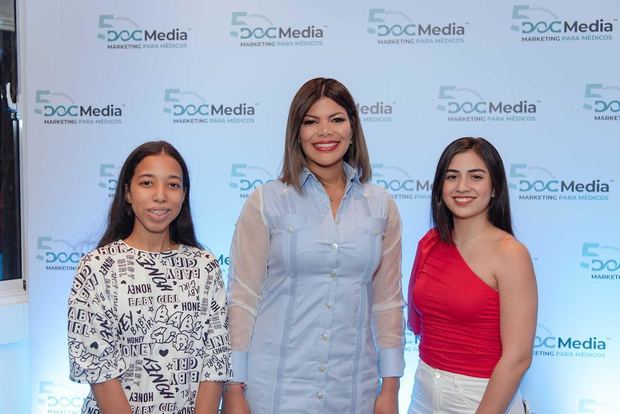 Gretchern Suglenys, Camila Suriel y Karina Núñez.