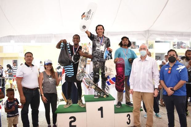 Premiación de la rama masculina en el Campeonato Nacional de Skateboard.