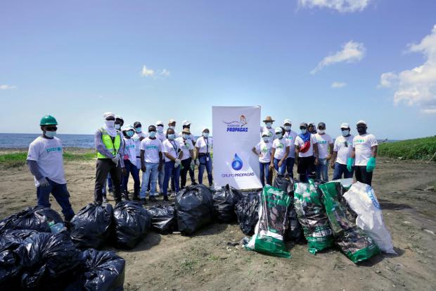 Fundación Propagas realiza jornada de limpieza de playas y riberas de ríos