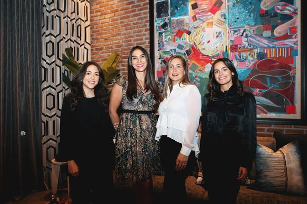 Daniela Peñaranda, Miriam Michelen, Camila Gidoni y Andrea Montero.